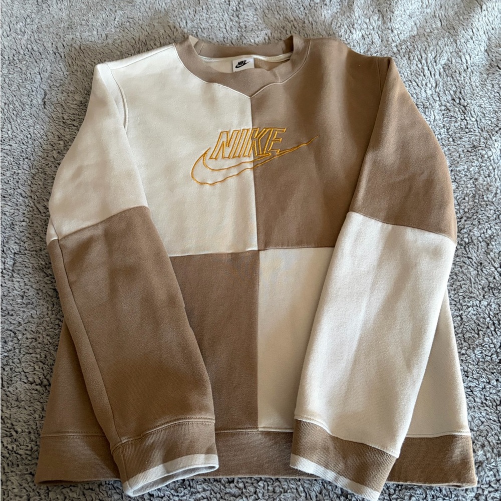 Nike Tan and Cream Sweatshirt